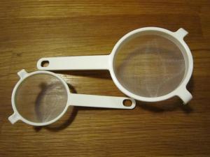 Plastik sigte (10 cm) - Finmasket - Til vand- og mælkekefir